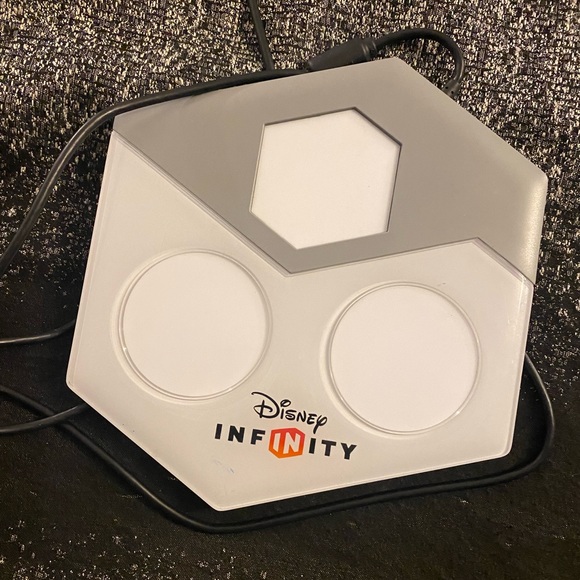 Disney infinity base Xbox 360 - Picture 2 of 2